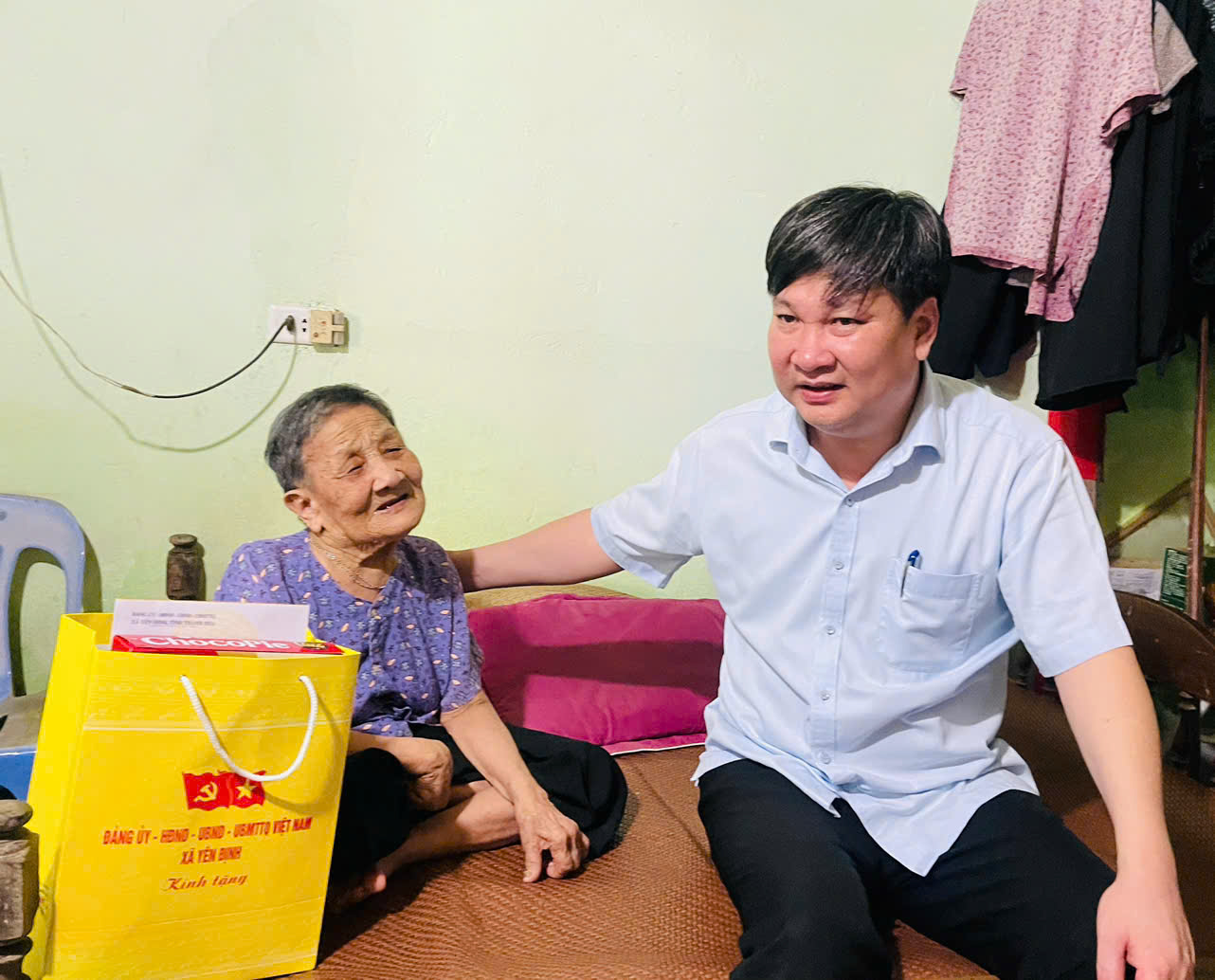 Anh-tin-bai
